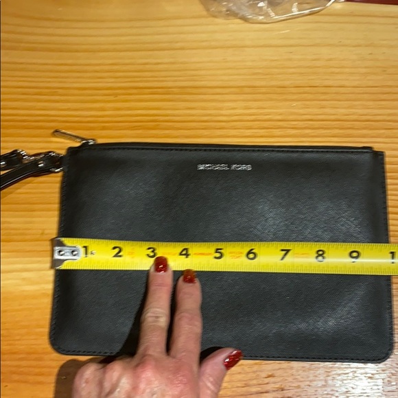 Michael Kors wristlet - Picture 7 of 8